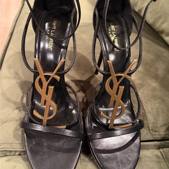 Saint Laurent Elegant Cassandra 100 Black Heels with Brushed Gold Logo - Picture 11 of 16